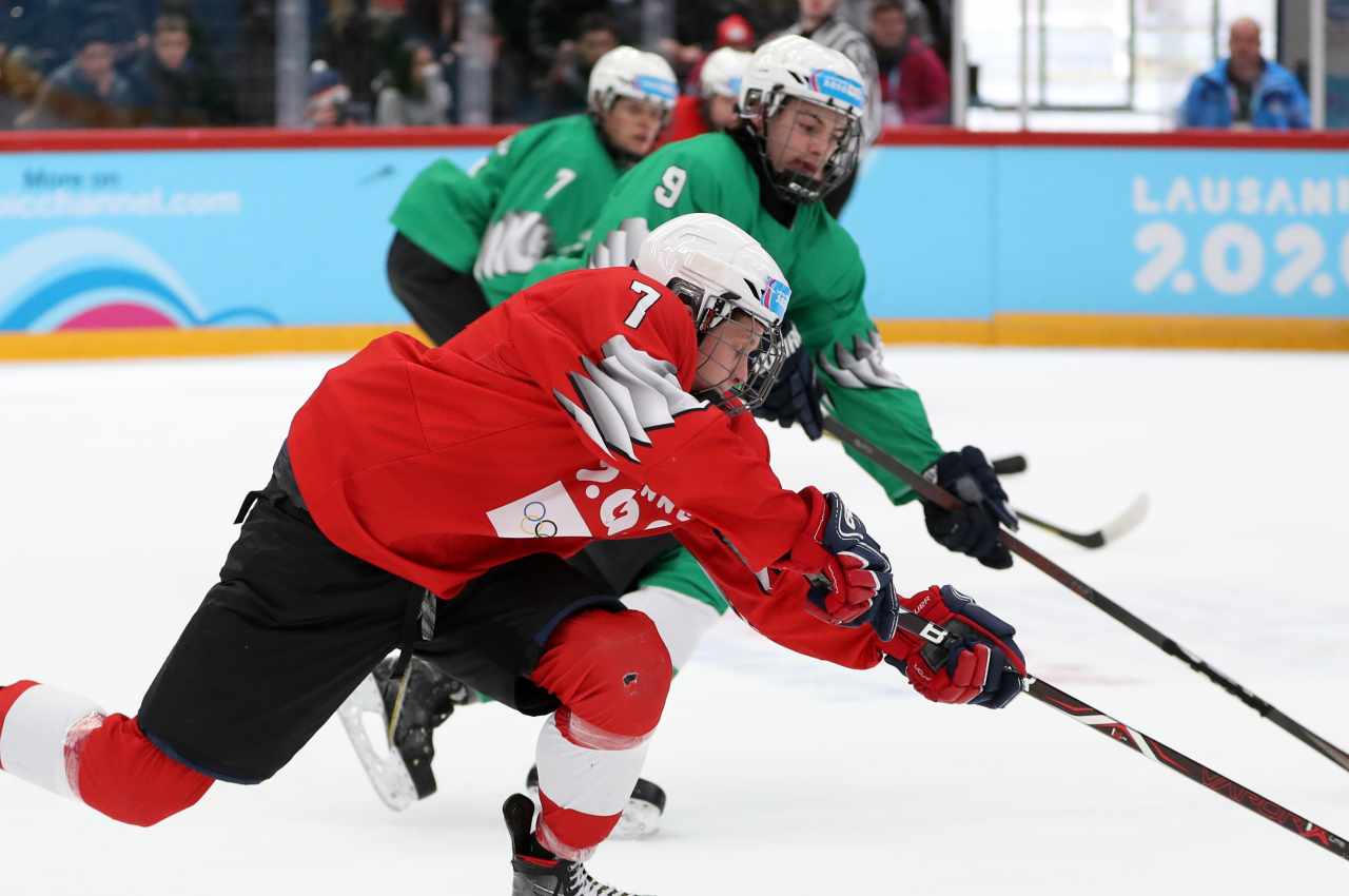 Lichtsteiner si dà all'hockey