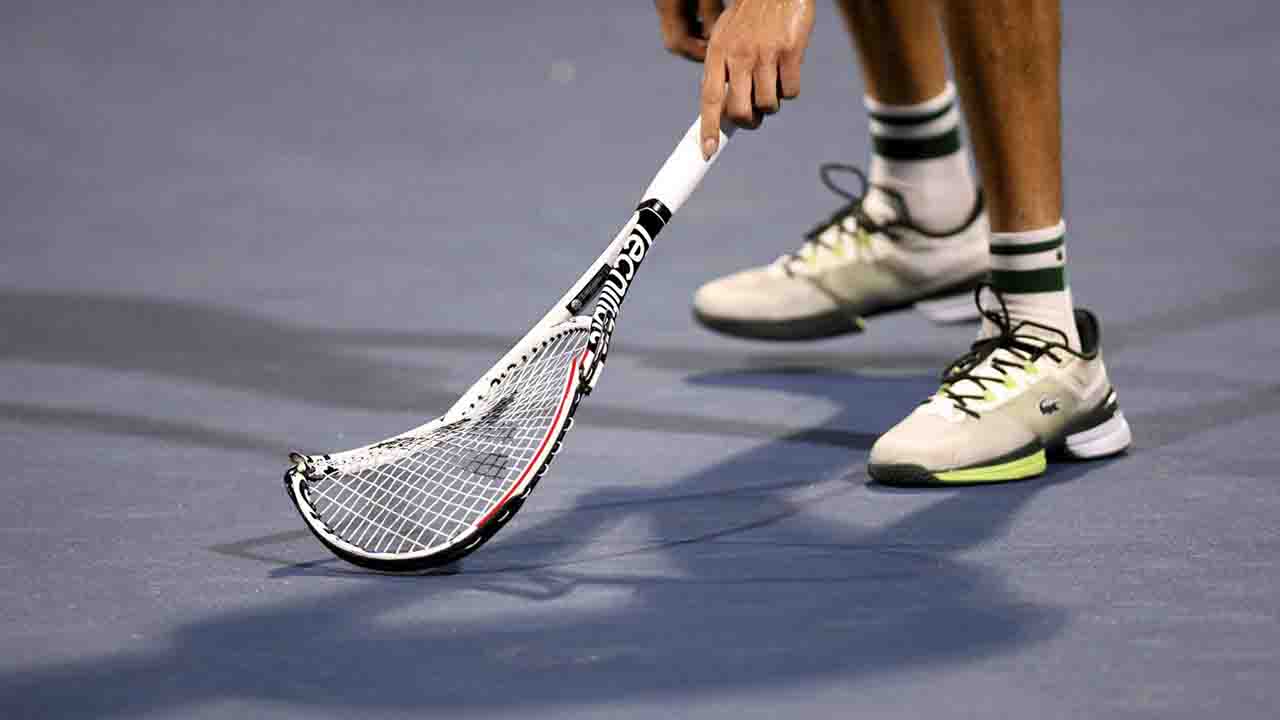 Tennis racchetta rotta