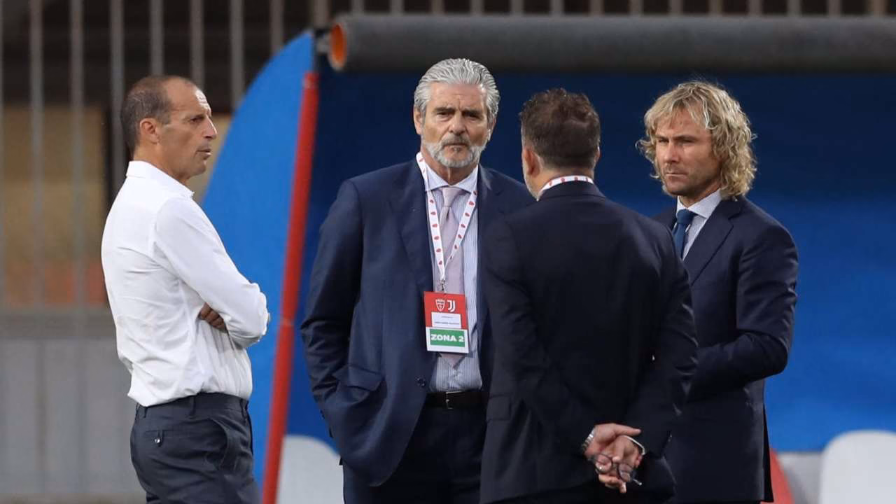 La dirigenza della Juventus con Massimiliano Allegri [Credit: web]