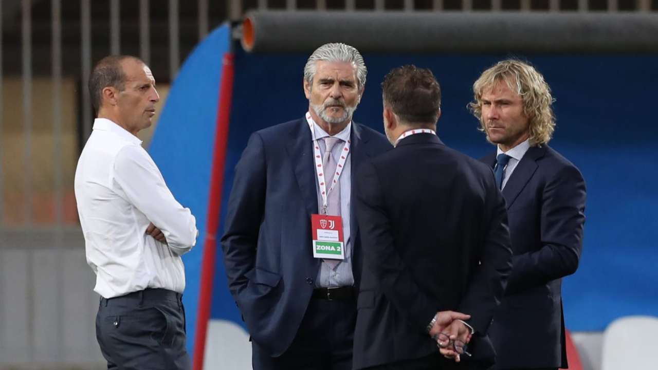 La dirigenza della Juventus con Massimiliano Allegri [Credit: web]