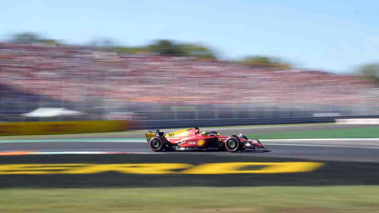 Formula 1 Ferrari 110922