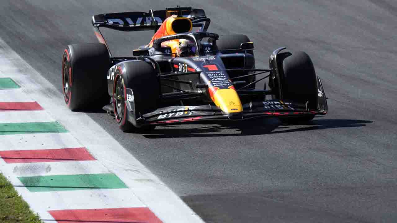 Formula 1 Verstappen Sportitalia 110922