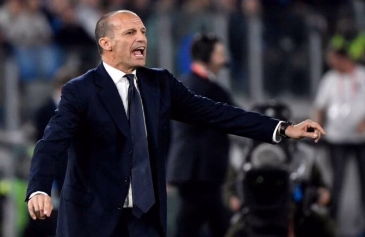 Massimiliano Allegri a bordocampo con la Juventus