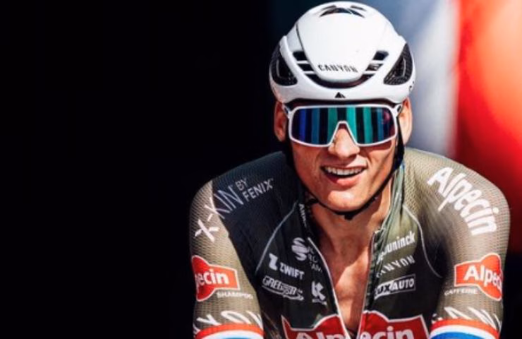 Math van der Poel in tuta da ciclismo