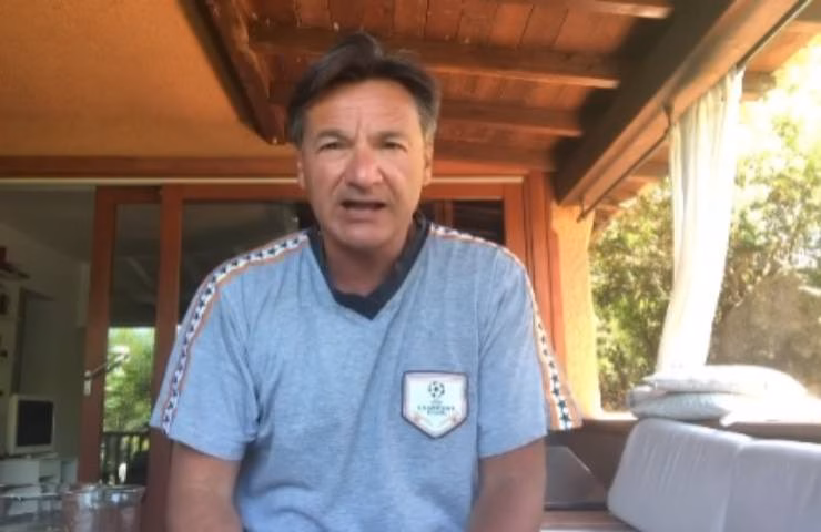 Fabio Caressa durante una diretta su Instagram