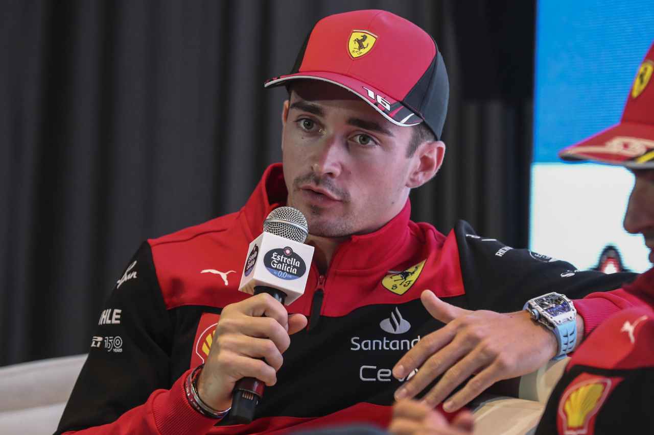 Charles Leclerc carica Ferrari
