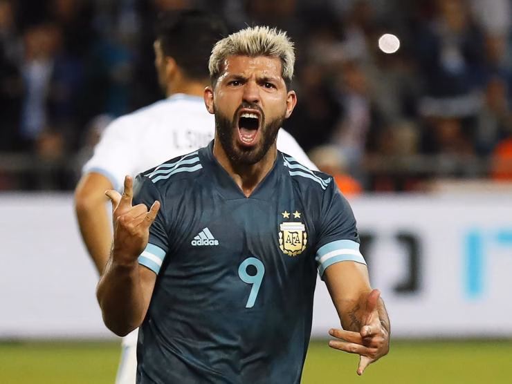 Il Kun Aguero con la maglia della Nazionale [Credit: ANSA] - Sportitalia.com