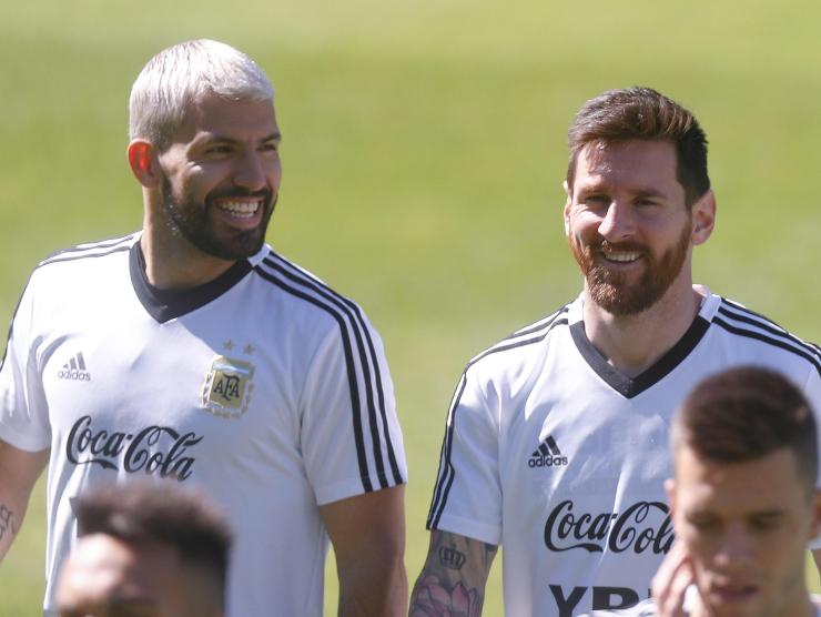 Il Kun Aguero e Leo Messi, i due sono grandi amici [Credit: ANSA] - Sportitalia.com