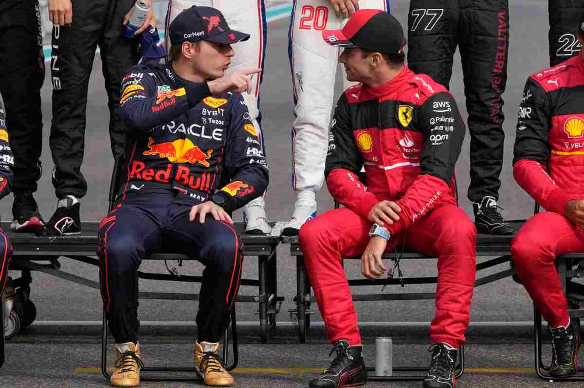 Leclerc e Verstappen 