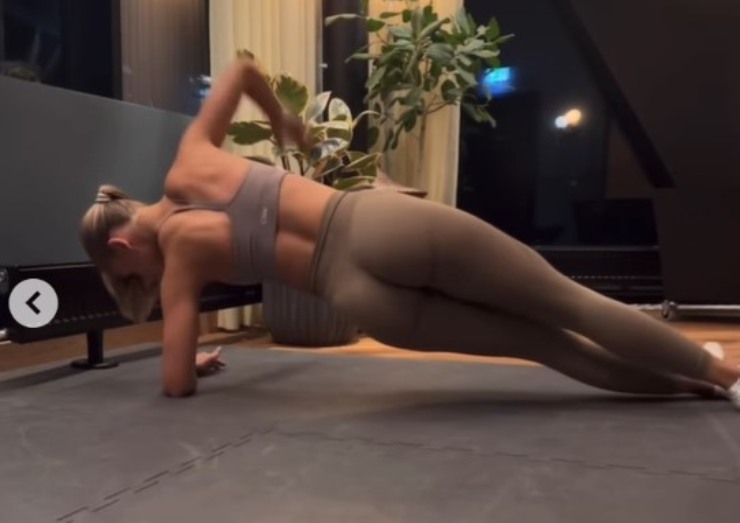 Caroline Ruud workout Instagram