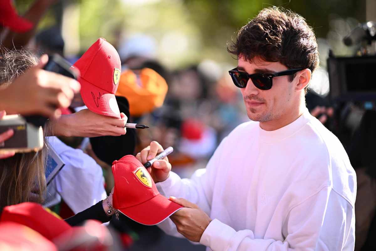 La Ferrari porta degli aggiornamenti: Leclerc lavora sodo al simulatore in vista di Baku