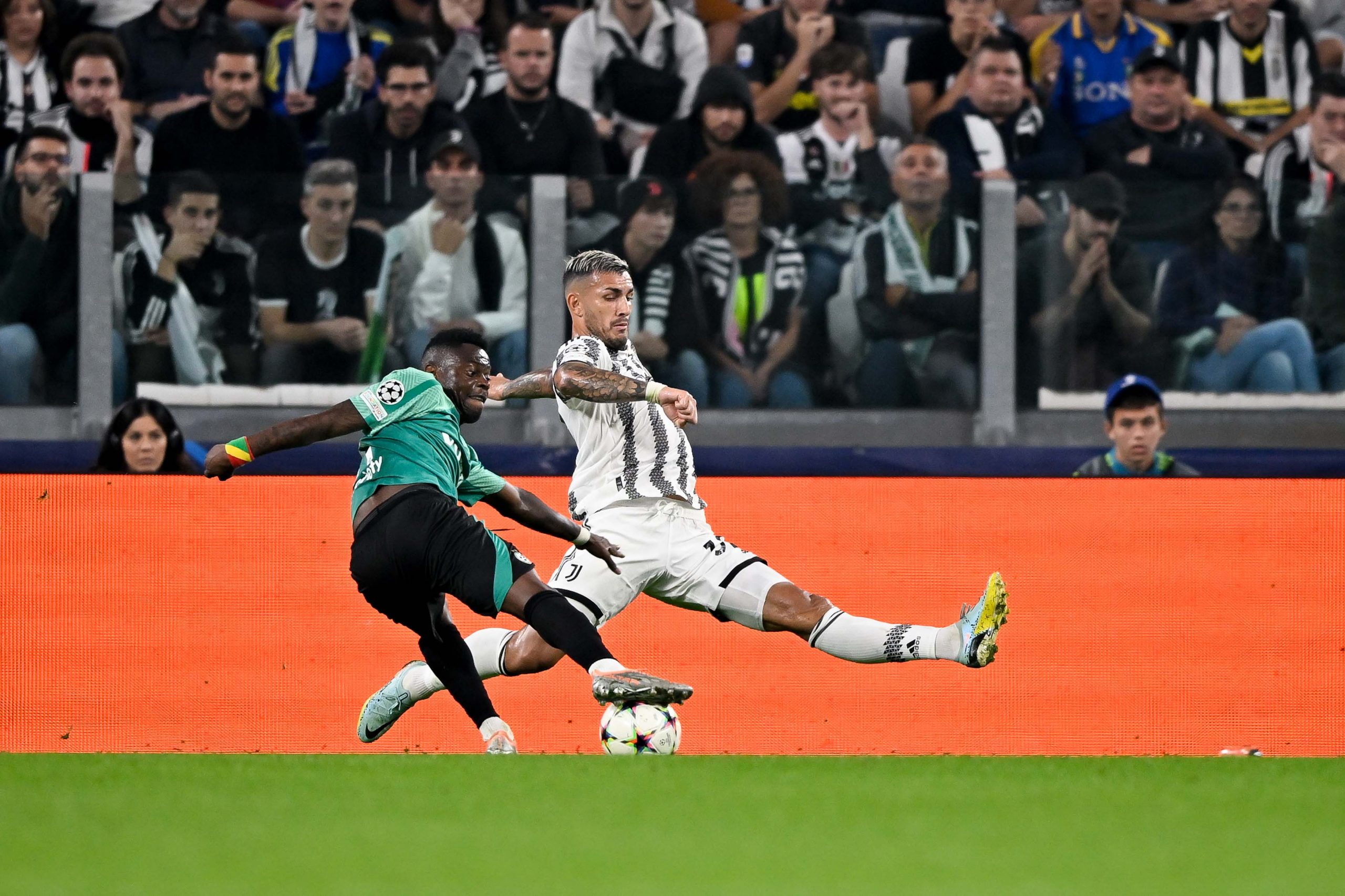 Juventus, Paredes out e Rabiot in bilico: quale futuro per il centrocampo?