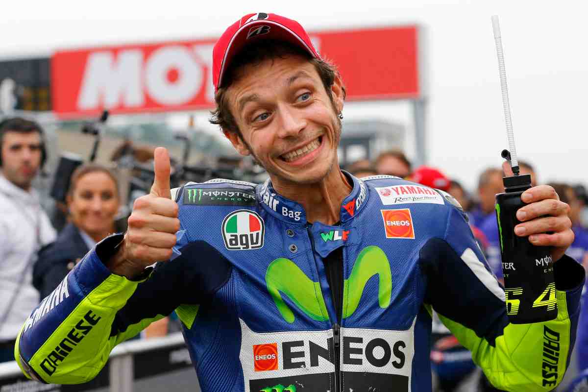 MotoGP, prima vittoria Mondiale per Bezzecchi: esulta anche Valentino Rossi