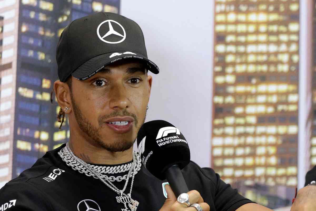 Hamilton alla Ferrari, l’annuncio scuote la F1