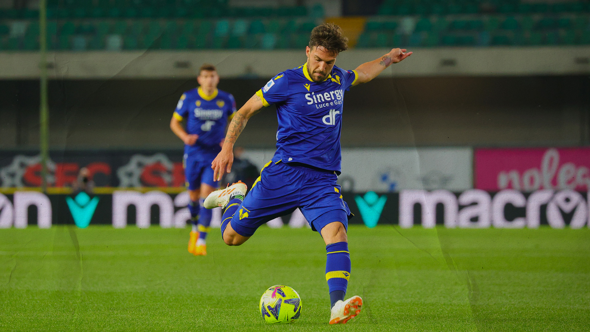 Il Verona ha riaperto la corsa salvezza: ora Spezia e Lecce rischiano