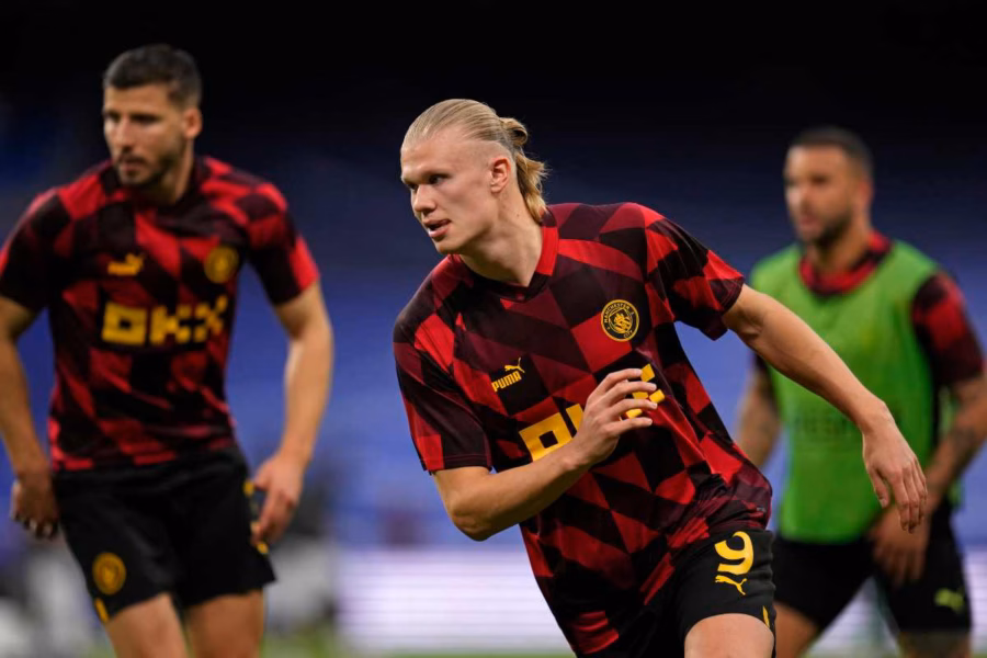 Erling Haaland è l'attaccante più dominante in attività. Ma forse non è un cuoco provetto!