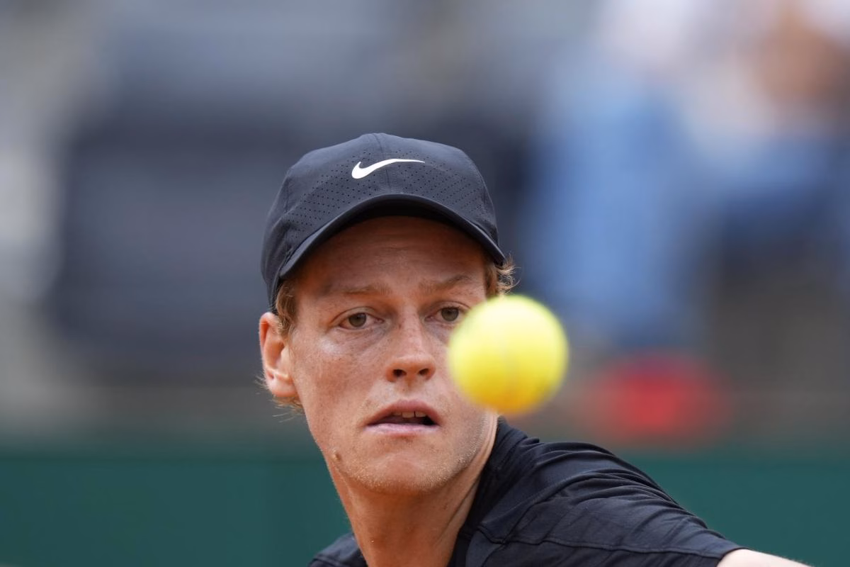 Sinner e Federer: il confronto con il fuoriclasse svizzero entusiasma i tifosi