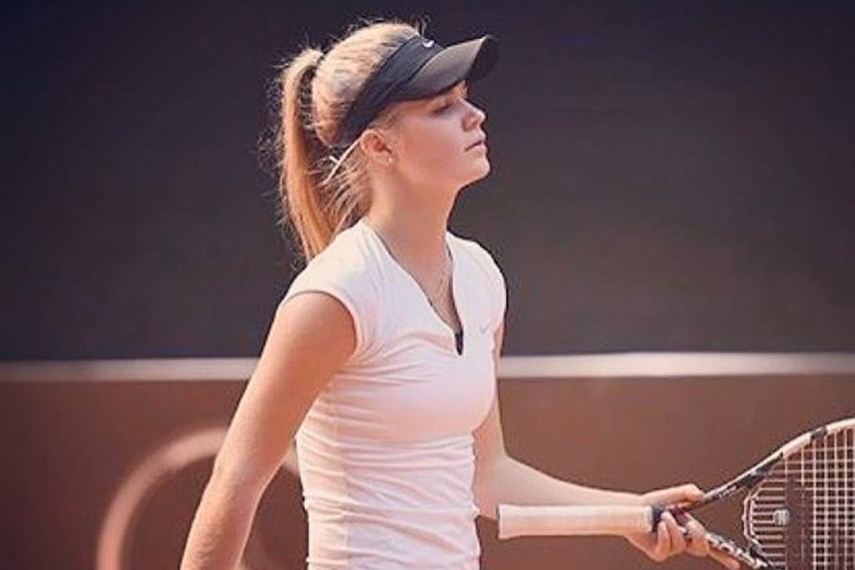 Monika Kilnarova, selfie bollente allo specchio