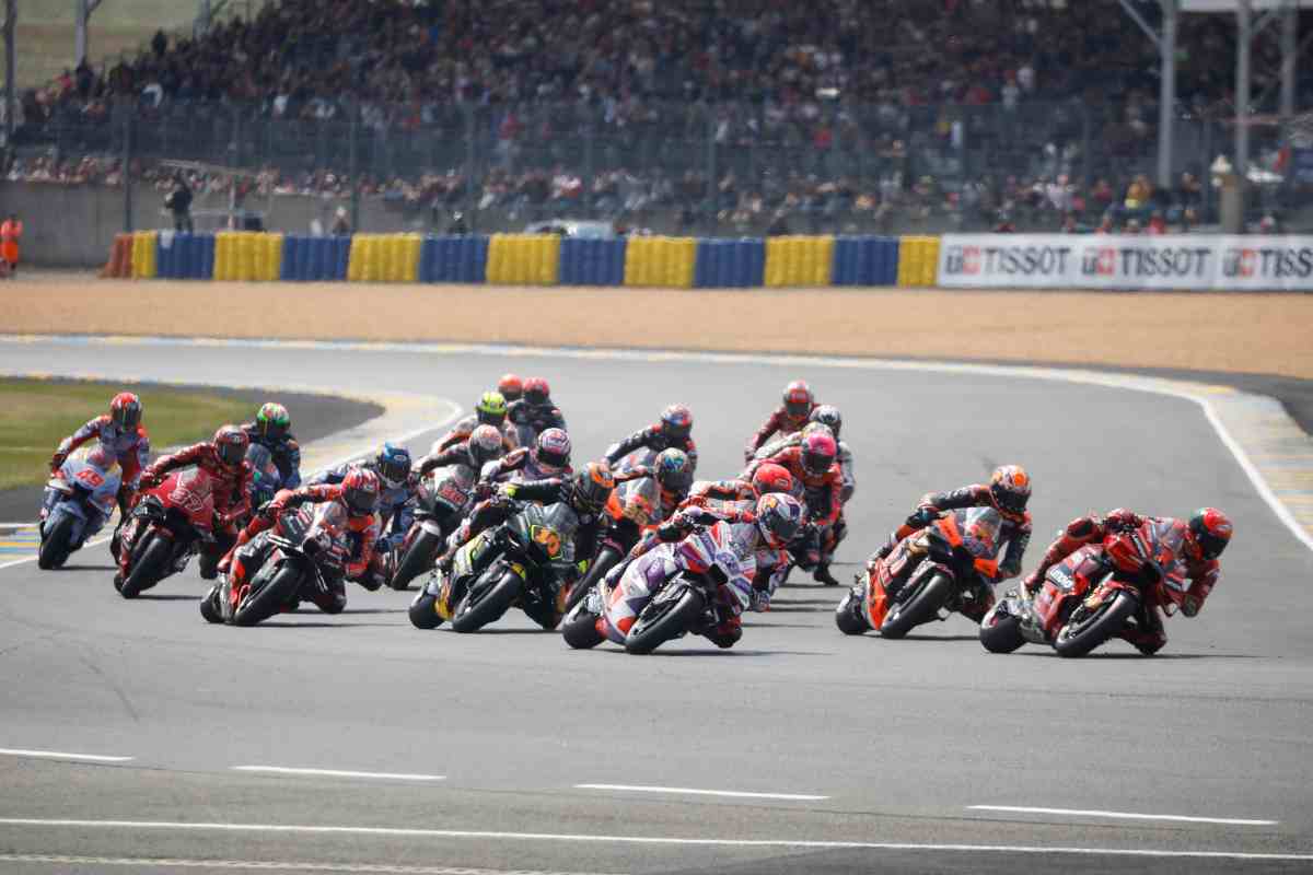 MotoGP, le penalità non vanno bene: i piloti chiedono di cambiare approccio