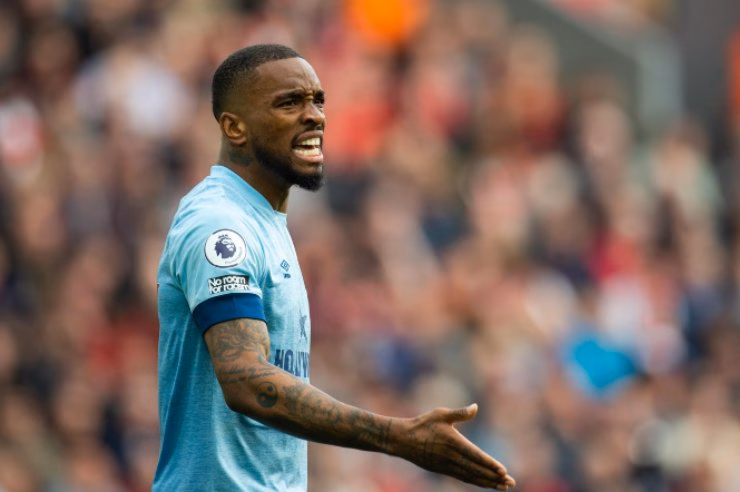 Squalifica otto mesi