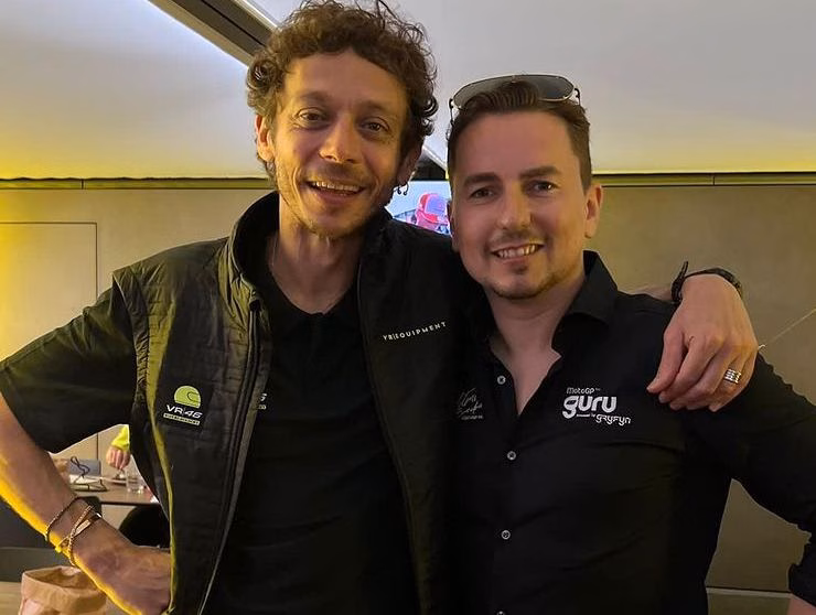 Foto Jorge Lorenzo e Valentino Rossi, tutti di stucco