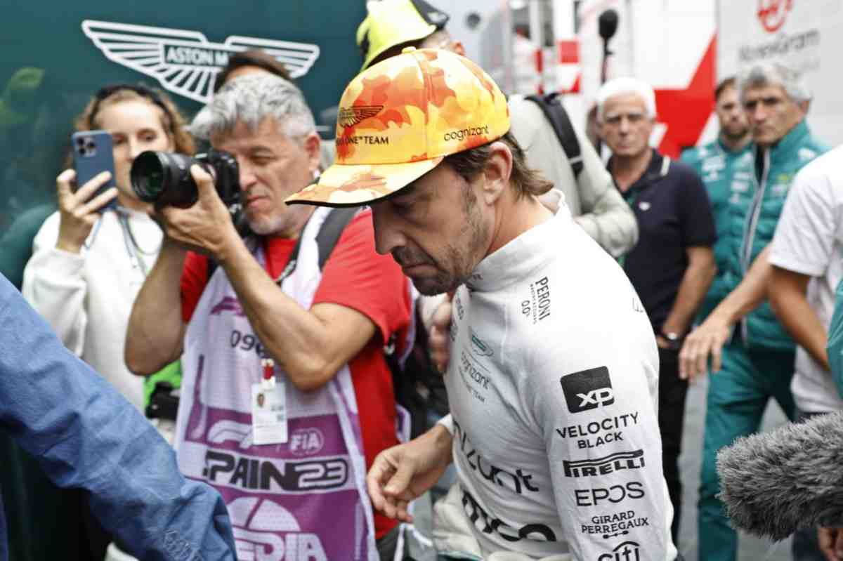 Alonso arriva settimo ma stuzzica la Ferrari: i tifosi non ci stanno
