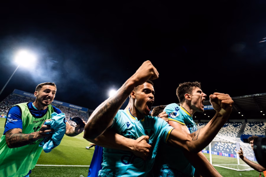 L'Hellas Verona festeggia la salvezza