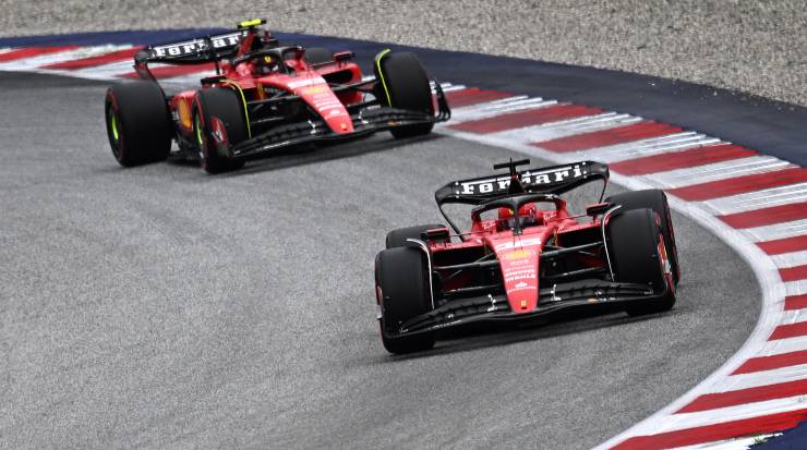 Ferrari, Leclerc nel mirino: la difesa nei confronti di Carlos Sainz