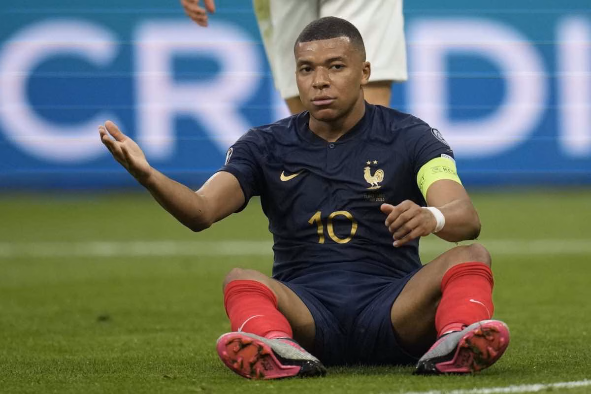 Tra Real e PSG spunta un'altra pretendente: offerta folle per avere Mbappé