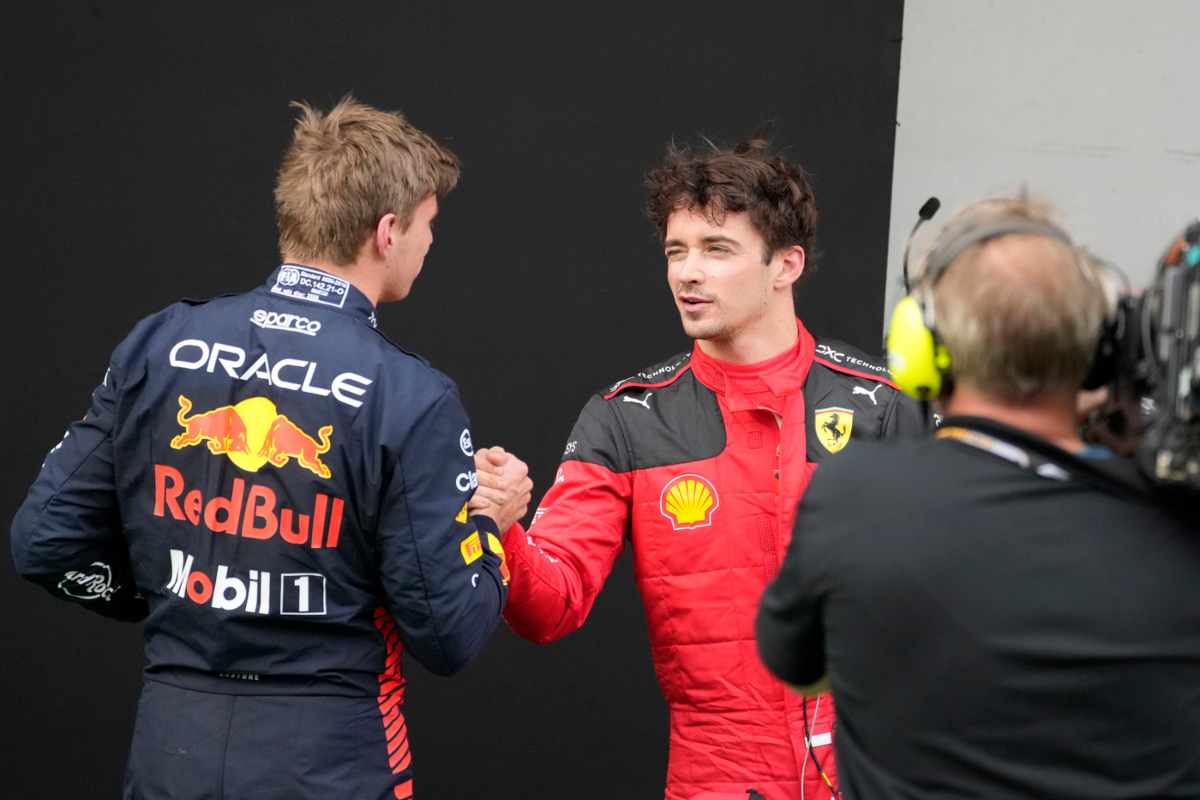 Verstappen umilia Leclerc, le sue parole fanno infuriare i tifosi della Ferrari