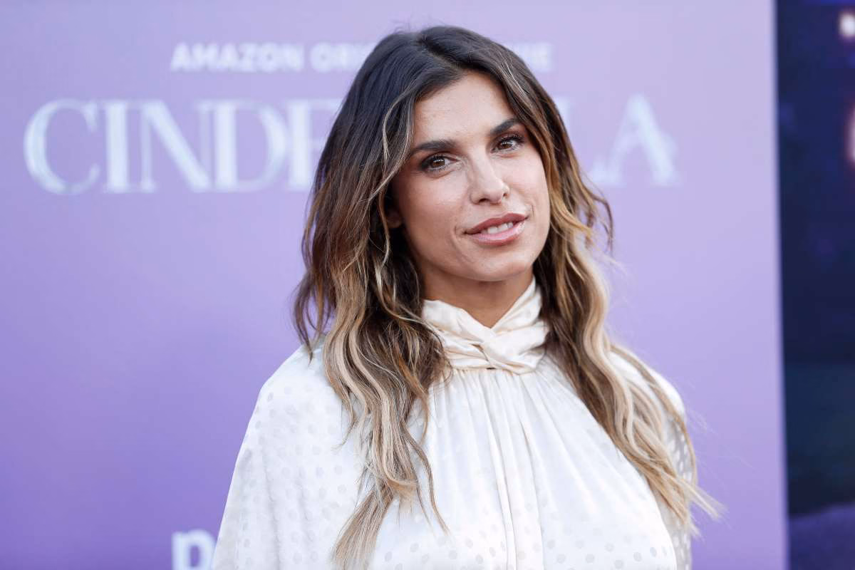 Elisabetta Canalis esagerata: fan a bocca aperta
