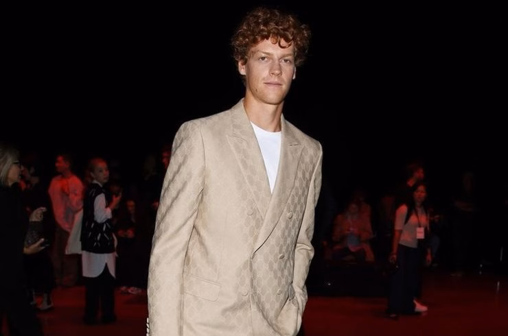 Jannik Sinner alla Milano Fashion Week