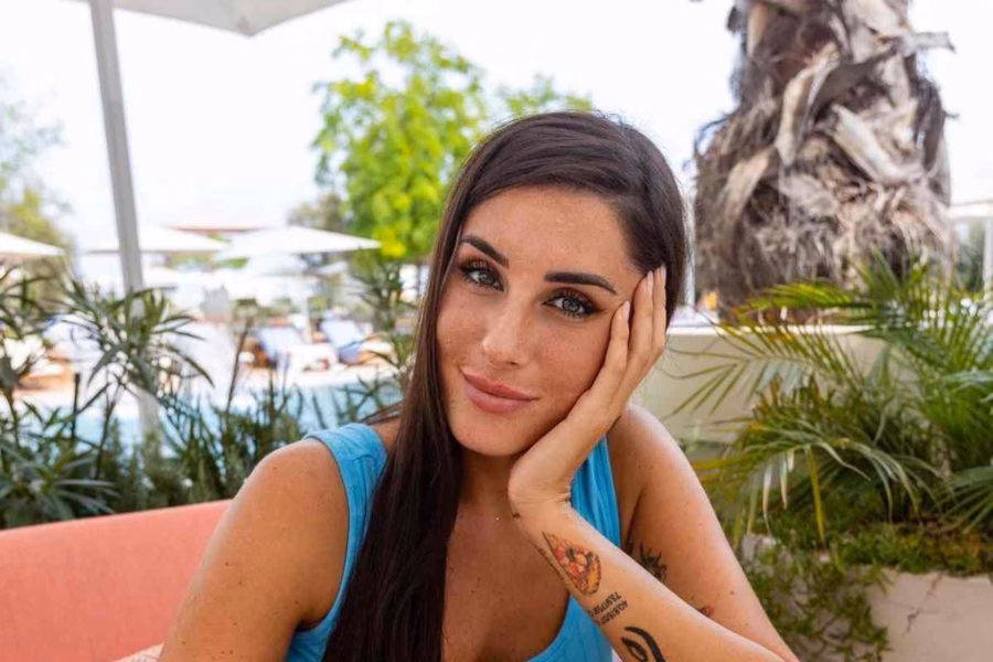 Valentina Vignali incantai social