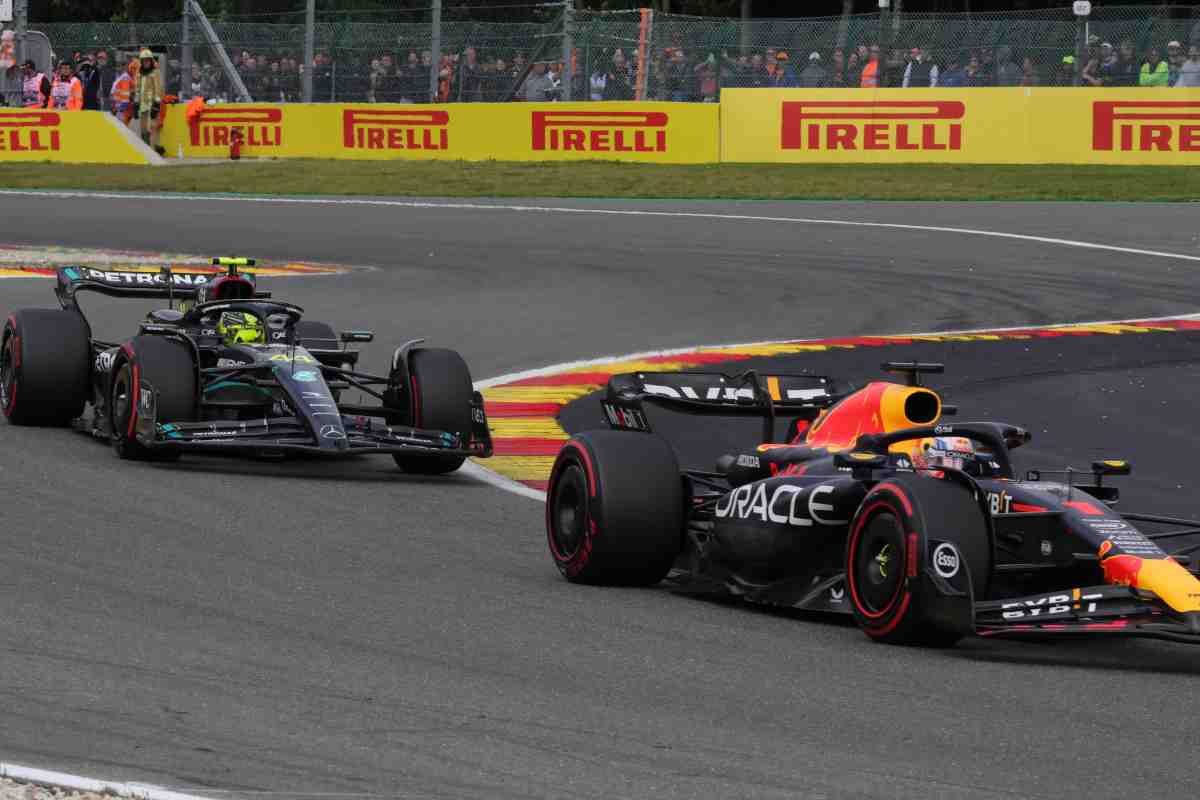 Hamilton provoca, Verstappen risponde
