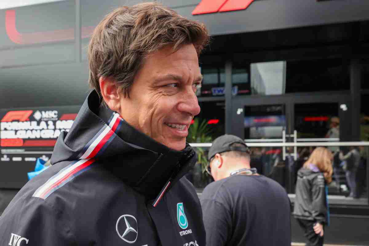 Un protagonista della Formula 1 si arrende: cosa succede a Wolff