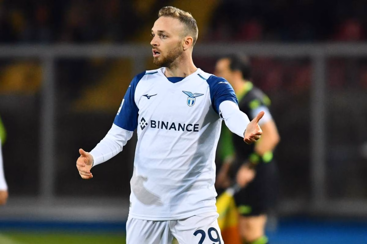 Lazzari ai saluti: cosa succede