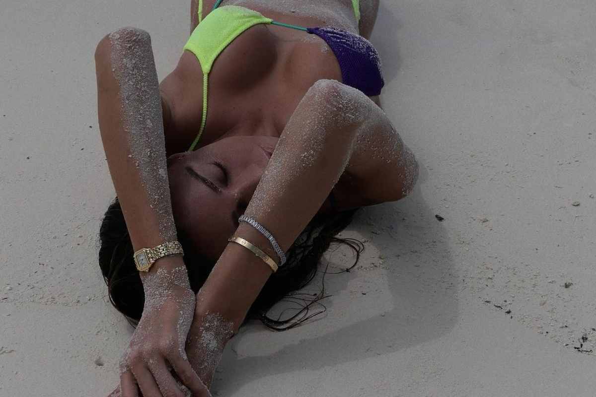 Belen Rodriguez strepitosa in bikini, corpo da favola