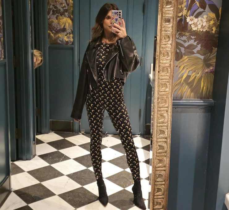 Si vede quasi tutto: Elisabetta Canalis è piccantissima