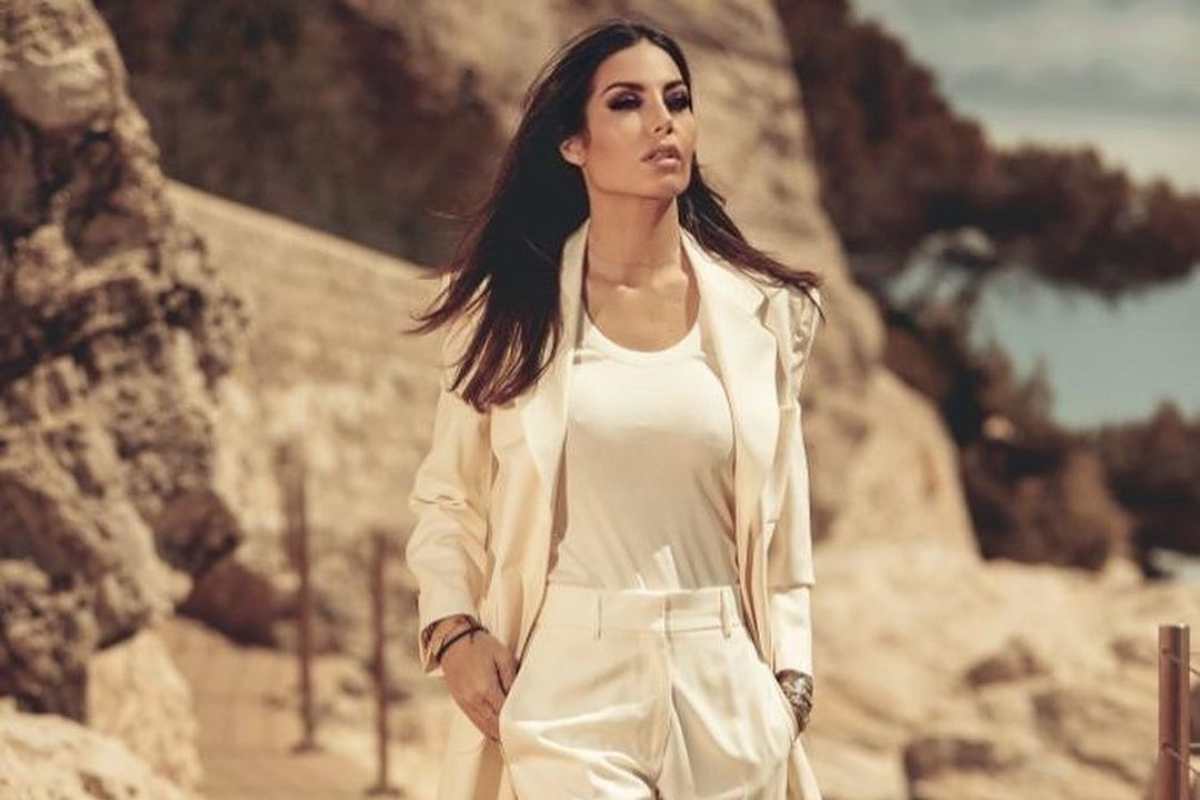 Elisabetta Gregoraci, dettaglio hot: la trasparenza è da impazzire