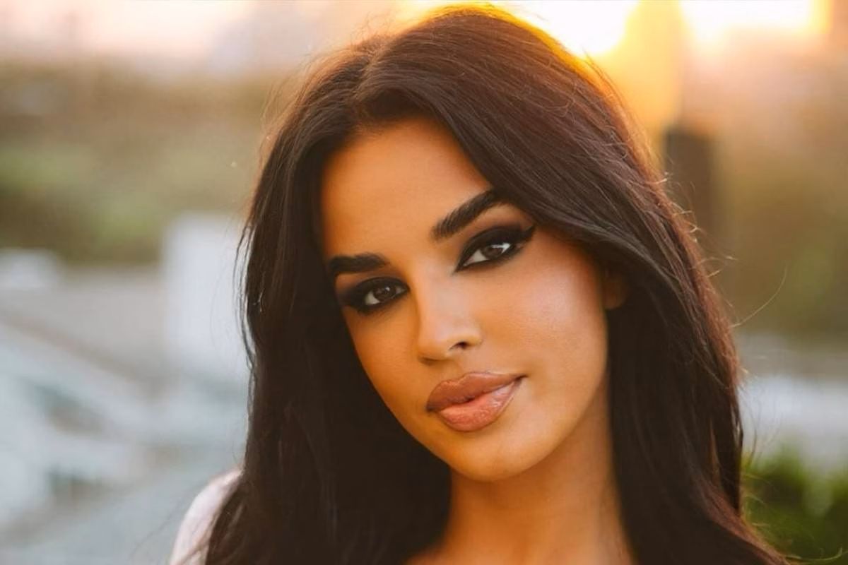 Ivana Knoll, lingerie da sballo e Instagram in tilt