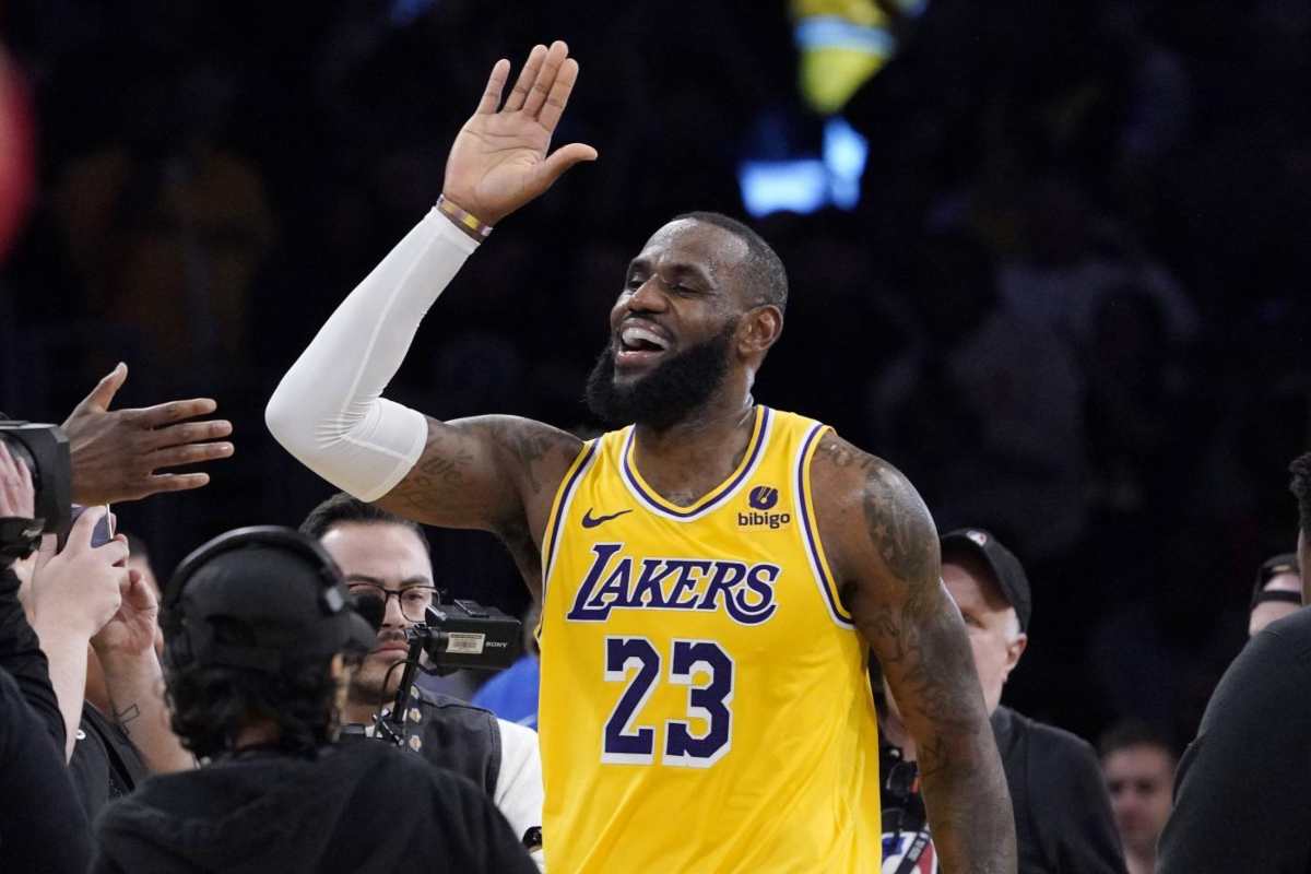 LeBron James da impazzire: ufficiale, è successo contro Fontecchio