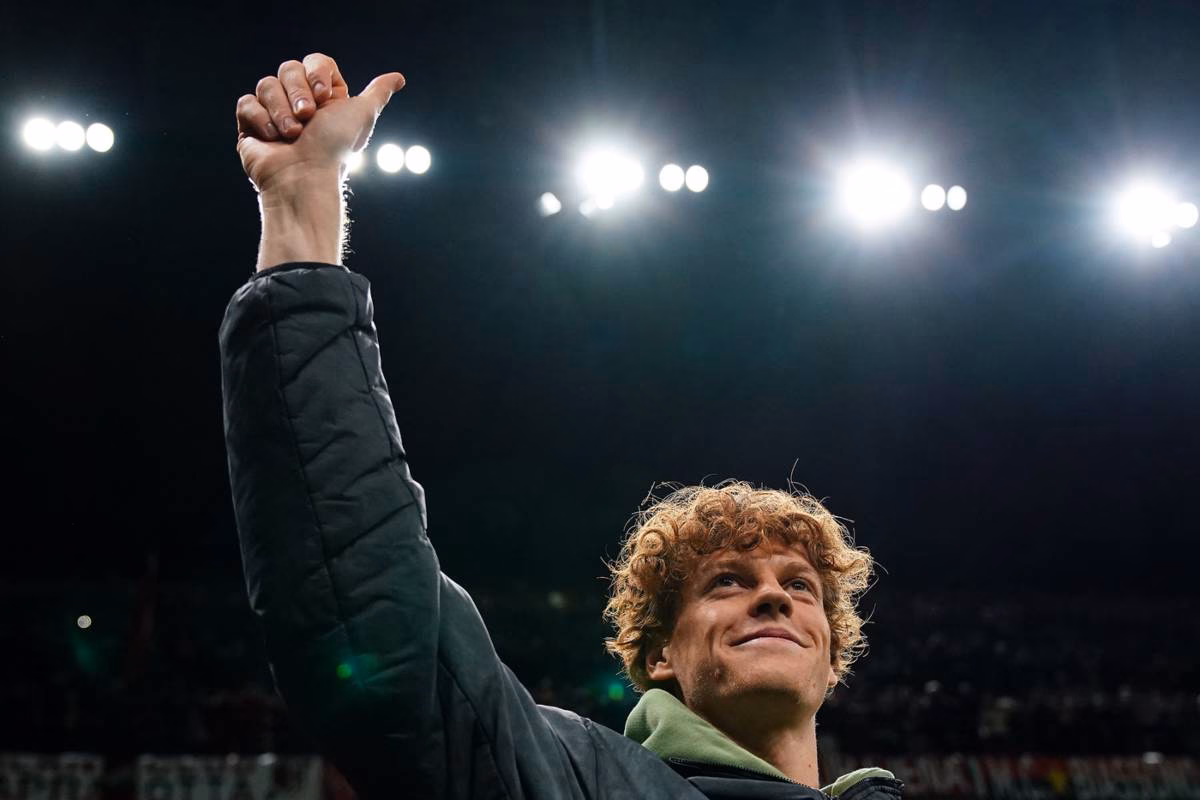 Sinner a San Siro con la fidanzata