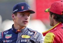 Scambio tra Verstappen e Sainz