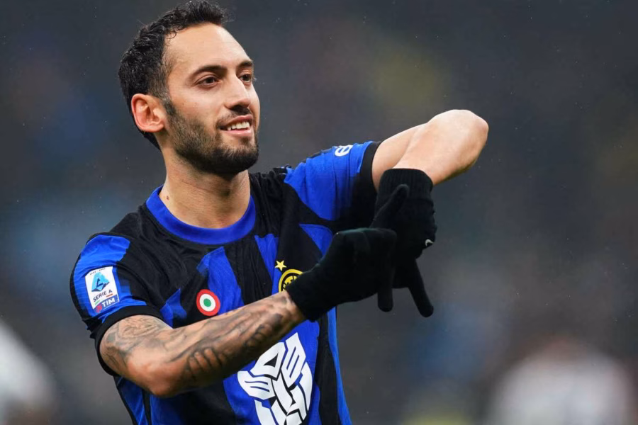Chelsea e Liverpool su Calhanoglu Esclusiva Inter