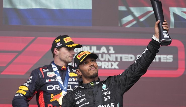 Hamilton sfida Verstappen