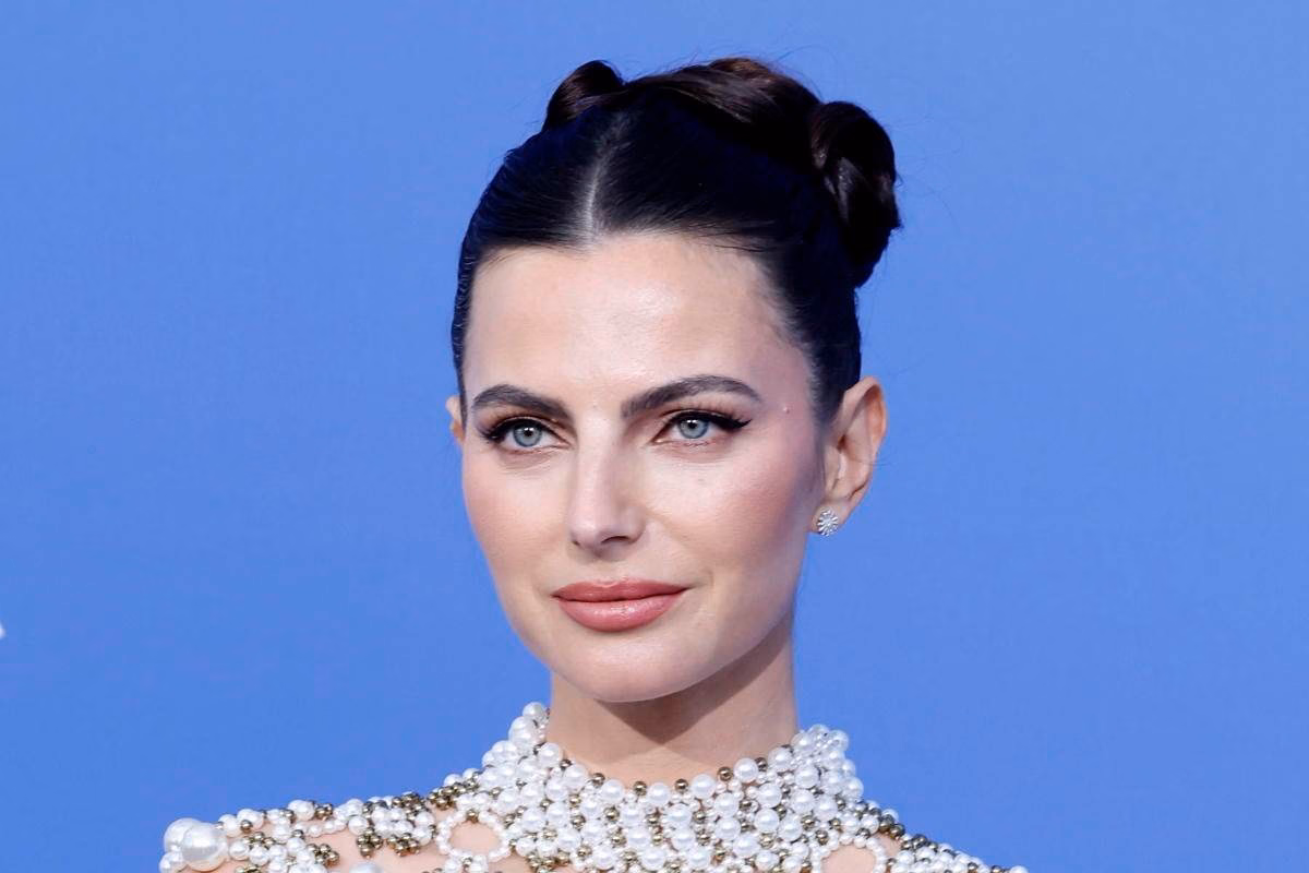 Kelly Piquet, camicetta sbottonata e scollatura in vista: la foto è mozzafiato