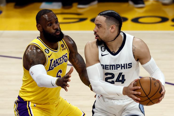 Brooks provoca LeBron James e lo deride