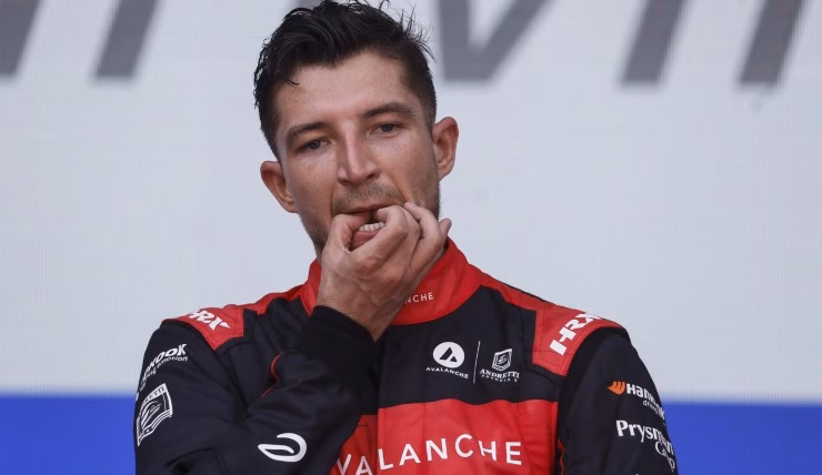 Dennis gela la Ferrari