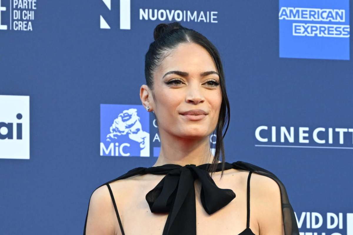 Elodie, spunta uno scatto bollente Iannone non crede ai suoi occhi