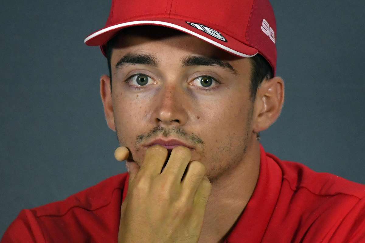 Leclerc, dopo il rinnovo la stroncatura: caos in Ferrari